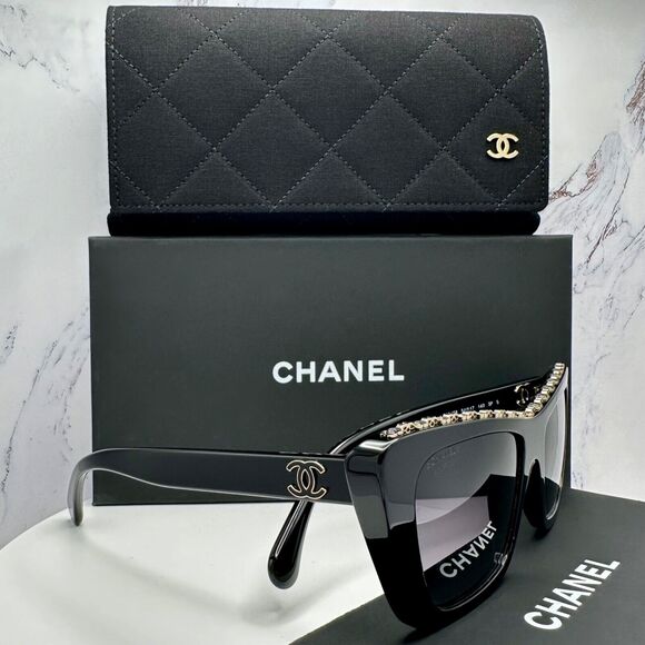 New CHANEL Sunglasses - Picture 1 of 16